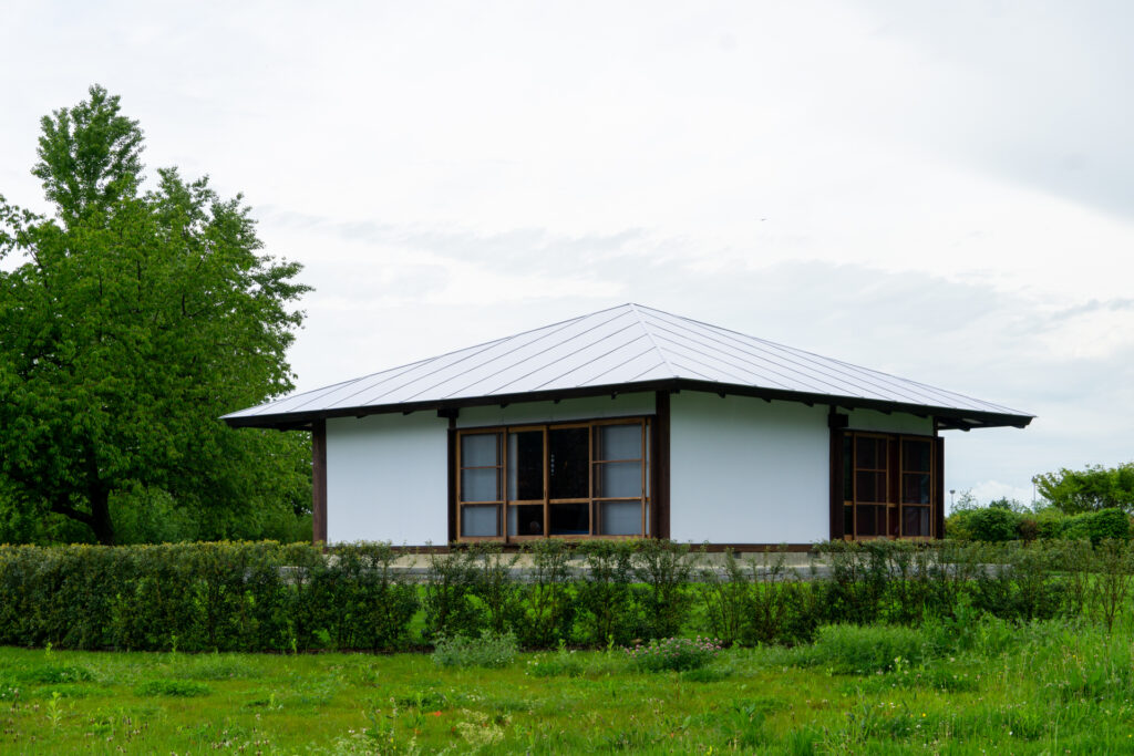 Umbrella House, photo 1